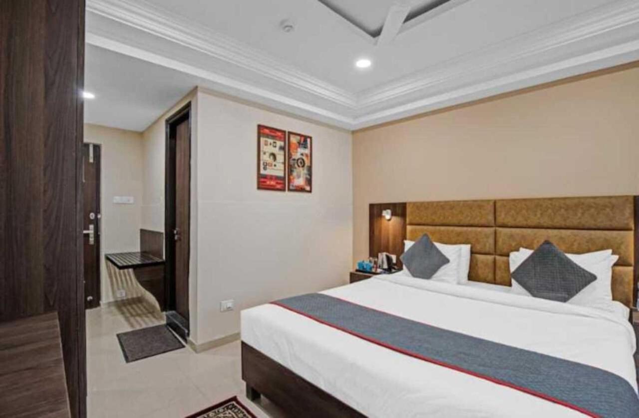 Alba Premier, Ahmedabad Otel Dış mekan fotoğraf