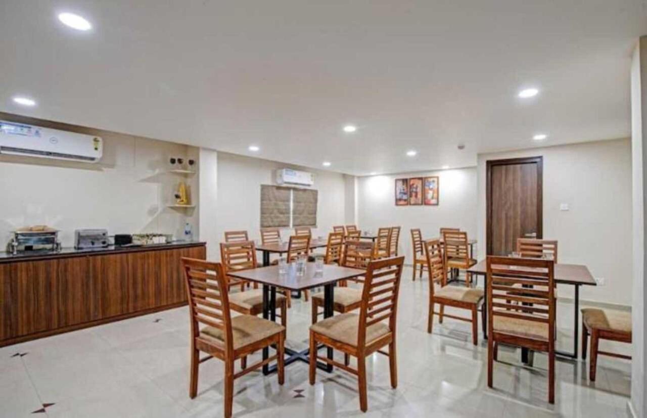 Alba Premier, Ahmedabad Otel Dış mekan fotoğraf